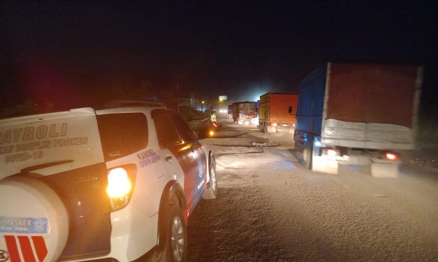 Ditlantas Polda Jambi Terus Memantau Arus Lalu Lintas Sepanjang Perlintasan Truk Batubara