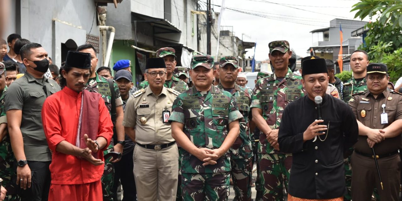 Kasad Serahkan 60 Unit Hasil Bedah RTLH Babinsa Masuk Dapur Warga