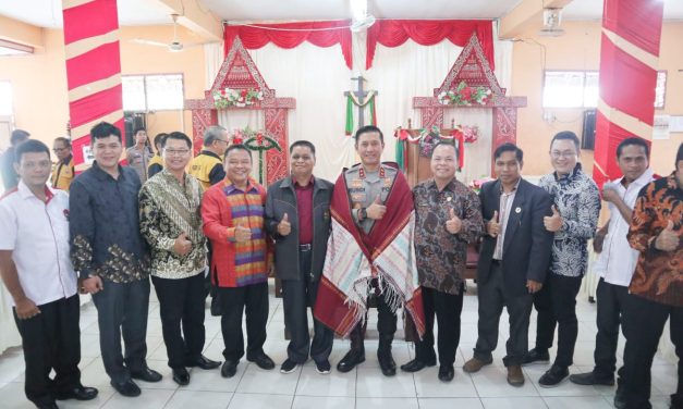 Sambut Natal 2022, Kapolda Jambi Kunjungi Gereja HKBP Kota Baru