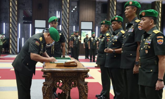 Jabatan Pangdam V/Brawijaya dan Aster Kasad Diserahterimakan