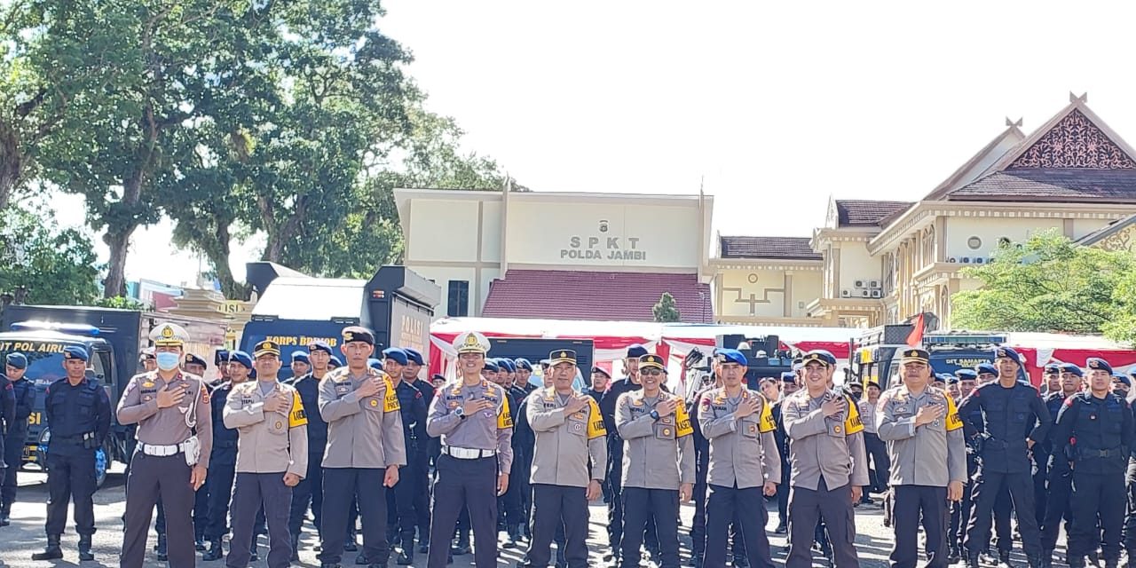 Karo Ops Polda Jambi Kombes Pol.Feri Handoko Pimpin Apel Konsolidasi Operasi Lilin dan Apel Kesiapsiagaan Satgas Kontijensi Dalam Menghadapi Bencana Hidrometrologi.