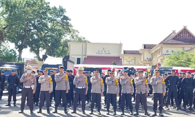 Karo Ops Polda Jambi Kombes Pol.Feri Handoko Pimpin Apel Konsolidasi Operasi Lilin dan Apel Kesiapsiagaan Satgas Kontijensi Dalam Menghadapi Bencana Hidrometrologi.