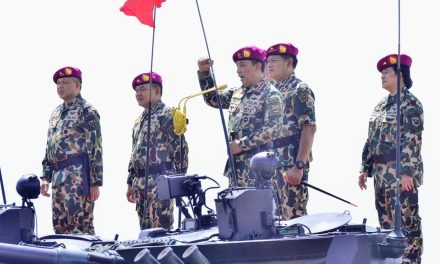 Kapolri Disematkan Jadi Warga Kehormatan Marinir, Sinergitas TNI-Polri Makin Kokoh