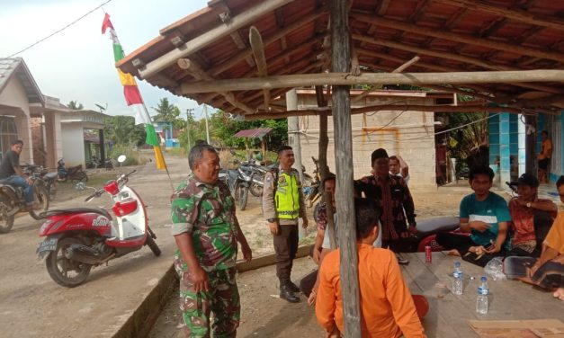 Komunikasi Sosial(KOMSOS) ADALAh Media Babinsa Untuk Mendeteksi Dini dan Mencegah Dini Perkembngan Situasi Wilayah Sekaligus Menciptakan Kedekatan Dengan Warga Binaan.