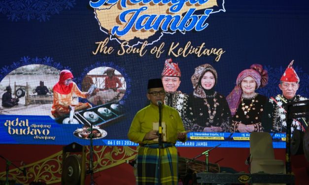 Hadiri Malam Apresiasi Seni Melayu Jambi, Pangdam II/Swj Mengajak Pemuda Mengembangkan Budaya Jambi