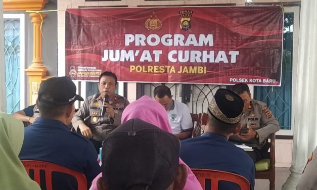 Kapolsek Kota Baru Sambangi Warga Kelurahan Suka Karya, Dengarkan Curhatan dan Apresiasi dari Warga Terkait Kegiatan Jum’at Curhat