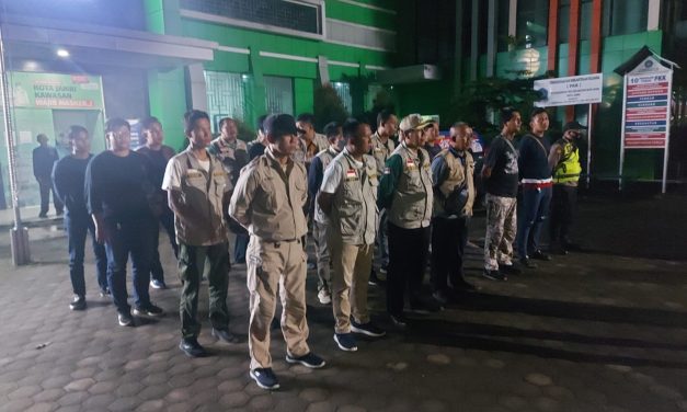Respon curhatan Warga Terkait Situasi Kamtibmas, Kapolsek Kota Baru Giatkan Kembali Patroli Gabungan Bersama Tim Kecamatan Malam Akhir Pekan