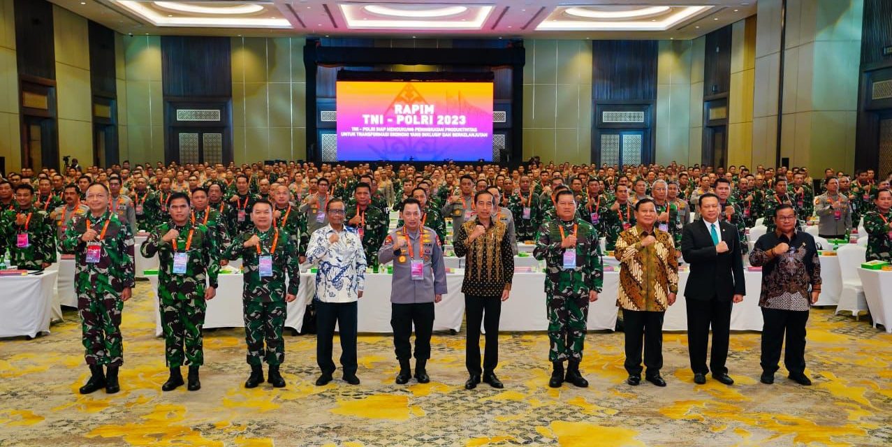Kapolda Jambi Bersama Danrem 042 Gapu Hadiri Rapat Bersama Presiden R.I Ir H Joko Widodo