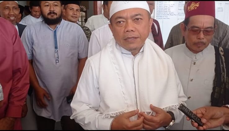Gubernur Jambi Al-Haris Melakukan peletakan Batu Pertama Renovasi  Masjid Jami’ At-Taqwa Di Desa Mendalo Indah.