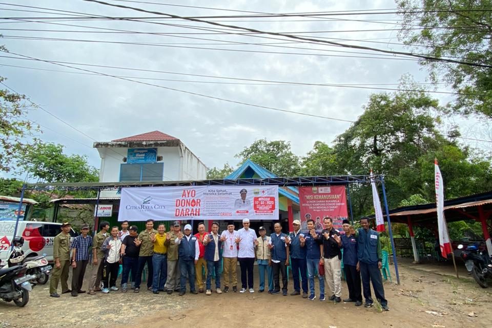 Program Bakti Sosial Donor Darah Di Kantor Desa Mendalo Darat.