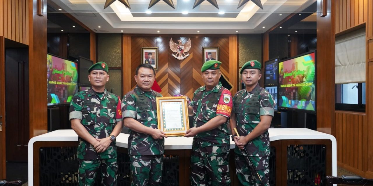 Kasad Berikan Penghargaan Babinsa yang Gagalkan Peredaran Ganja