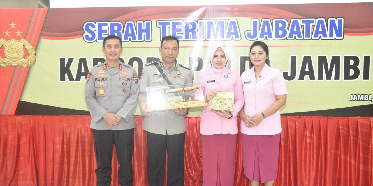Serah Terima Jabatan Karo Ops Polda jambi Dipimpin Langsung Oleh Kapolda Jambi Irjen Pol.Rusdi Hartono.