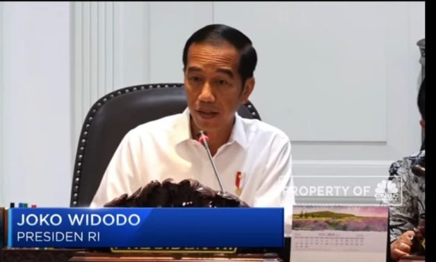 Presiden Jokowi:Ancam Akan Mencabut Izin Konsesi Yang Di Pegang Oleh Perusahaan Swasta Maupun BUMN Jika Tidak Menyerahkan Lahan Masyarakat Yang Masuk Dalam Lahan Konsesi Tersebut.