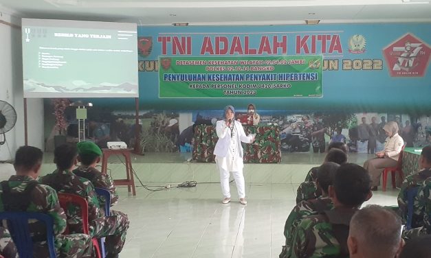 dr.Sandy Monica Jelaskan Hipertensi Kepada Prajurit TNI AD