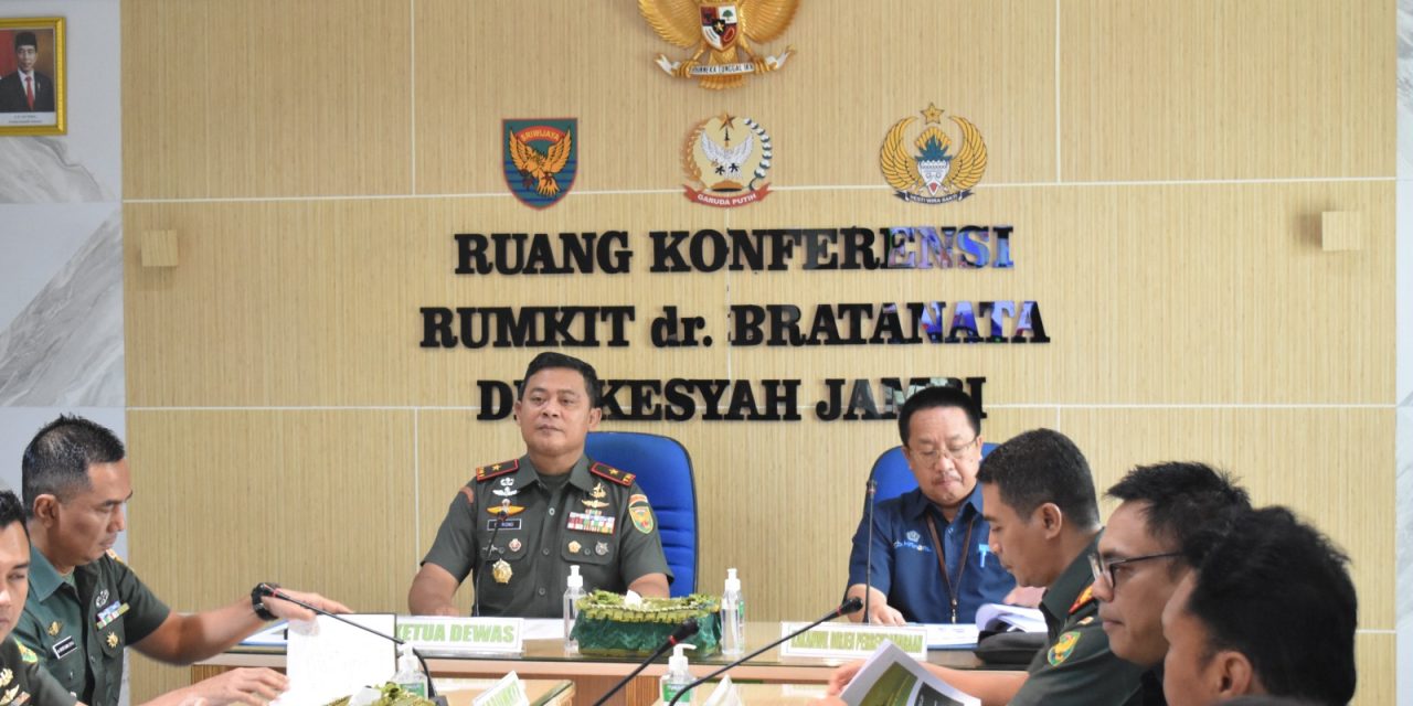 Danrem 042/Gapu Hadiri Rapat Dewan Pengawas Rumkit Dr. Bratanata Jambi