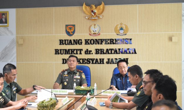 Danrem 042/Gapu Hadiri Rapat Dewan Pengawas Rumkit Dr. Bratanata Jambi