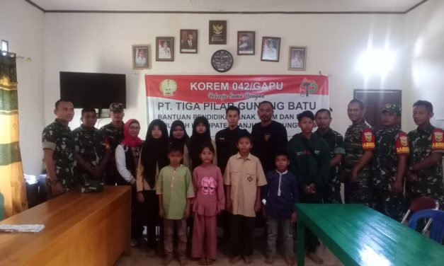 Peduli Dunia Pendidikan Bagi Anak Yatim, Danrem 042/Gapu Gandeng Pengusaha Lokal Salurkan Program CSR