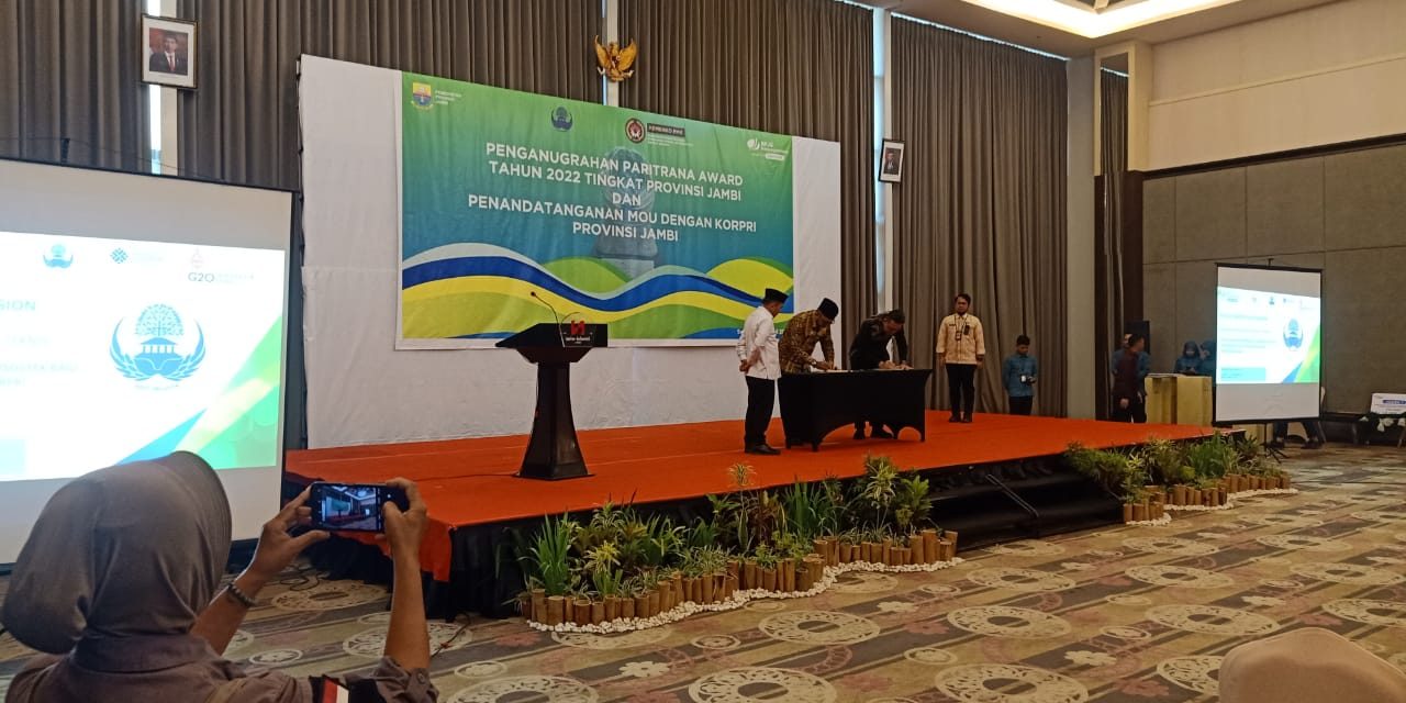 Penganugrahan Paritrana Award Tahun 2022 Tingkat Provinsi Jambi Dan Penandatanganan MOU Kepesertaan KORPRI DiHadiri Oleh Gubernur Jambi Al Haris.