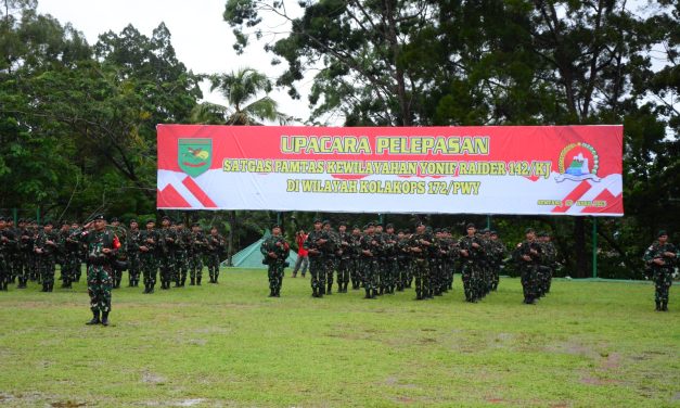 Kasrem 172/PWY Pimpin Upacara Pelepasan Satgas Pamtas Kewilayahan Yonif Raider 142/KJ