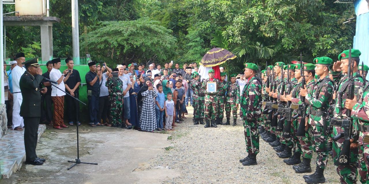 Dandim 0416/Bungo Tebo Pimpin Upacara Pemakaman Prajurit Secara Militer