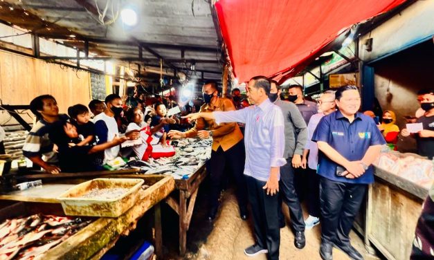 Kunjungi Pasar Natar Lampung, Presiden Tinjau Harga Komoditas Pangan