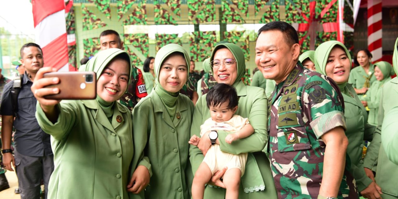 Pengarahan Kepada Prajurit Yonif PR 433/JS dan Keluarga, Kasad Ingatkan Waspadai Upaya Benturkan TNI-Polri