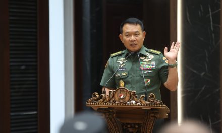 Kasad Berangkatkan Umroh Putra-Putri Pahlawan Revolusi dan PNS Mabesad Jelang Purna Tugas