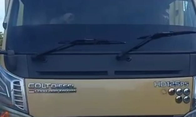 Truk Pengangkut BBM Di duga Ilegal bebas Melenggang di Jalan Lintas Jambi -Palembang.