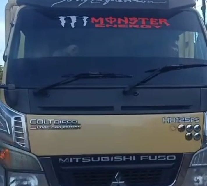 Truk Pengangkut BBM Di duga Ilegal bebas Melenggang di Jalan Lintas Jambi -Palembang.