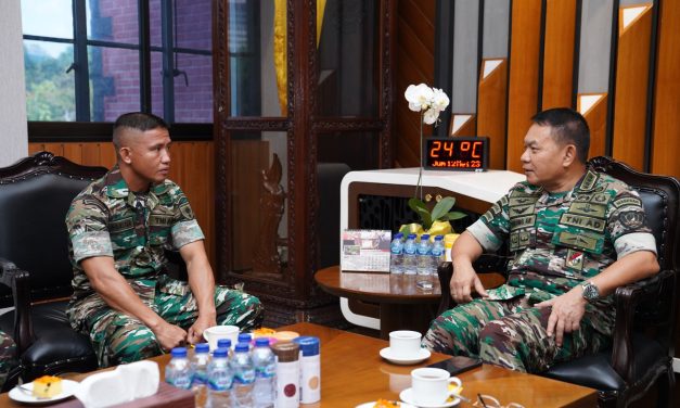 Kasad Beri Penghargaan Prajurit TNI AD Juara Dunia Kempo