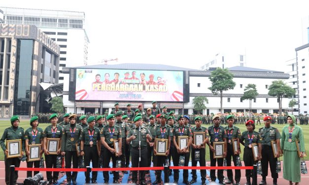 Berikan Penghargaan 19 Atlet TNI AD, Kasad : Saya Sangat Bahagia dan Bangga Terhadap Anak-Anak Saya