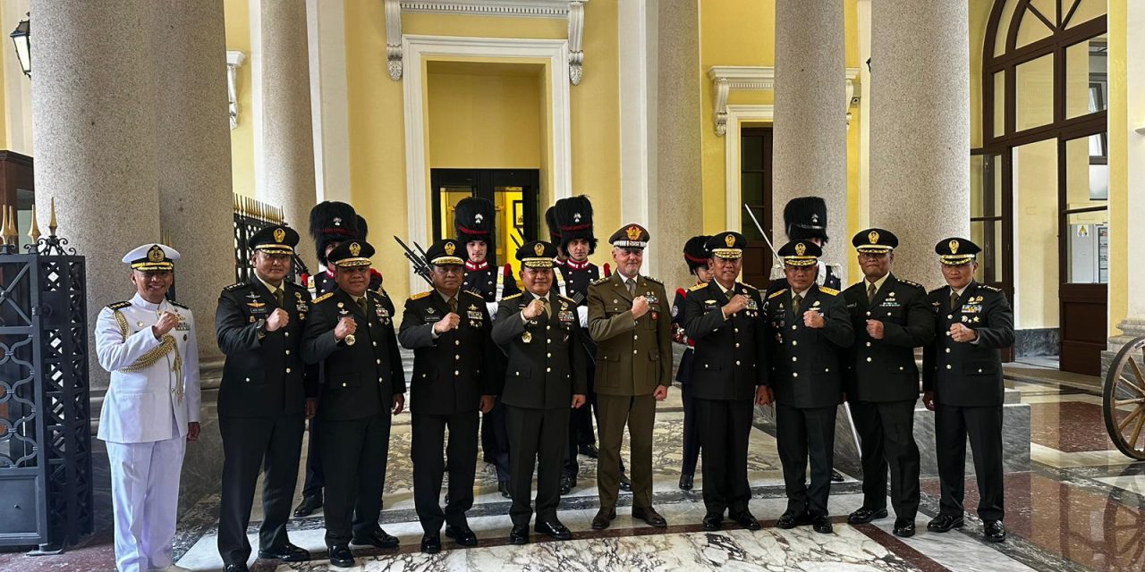 Bahas Profesionalisme Prajurit, Kasad Adakan Kunjungan Kehormatan Kepada Kasad Italia