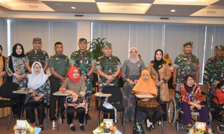Kasad Berikan Tali Asih Kepada Keluarga Prajurit Yang Sakit Berat dan Anak Berkebutuhan Khusus