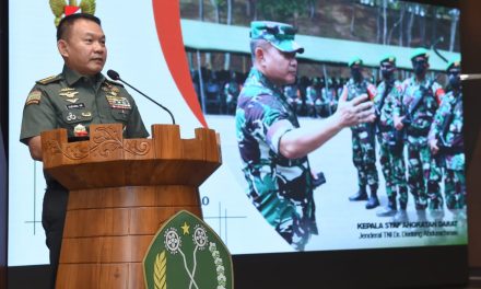 Kasad Berikan Kuliah Umum dan Launching “SISTER-SIAKAD” STHM