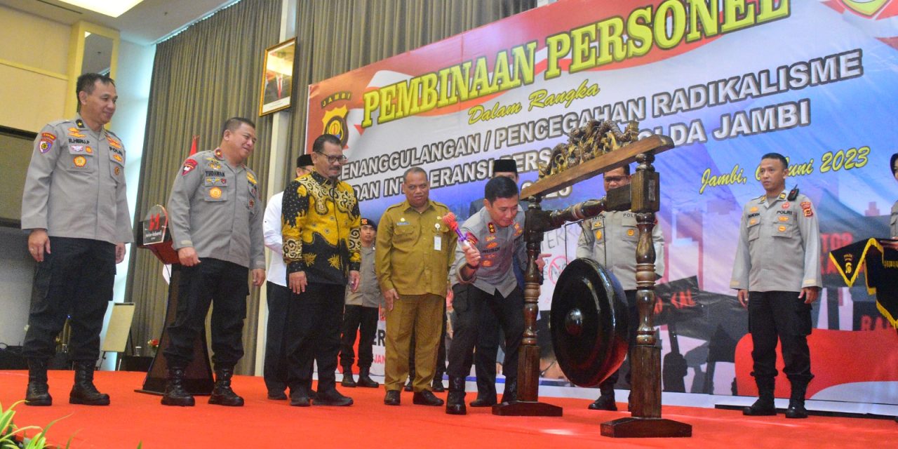 Kapolda Jambi Hadiri Kegiatan Pembinaan, Penanggulangan / Pencegahan Radikalisme Dan intoleransi Personel Polda