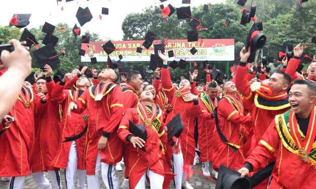 Kasad Tutup Pendidikan Taruna Akmil dan Mewisuda 356 Lulusan Akmil