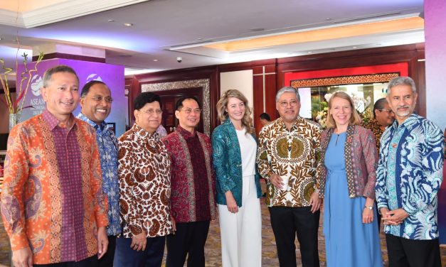 Presiden Jokowi Ajak Menteri Luar Negeri ASEAN dan Mitra Menjadi Pemenang yang Terhormat