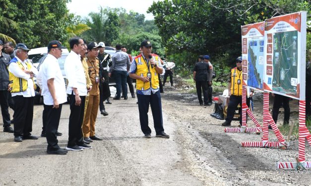 Presiden Jokowi Tinjau Perbaikan Infrastruktur Jalan di Provinsi Bengkulu