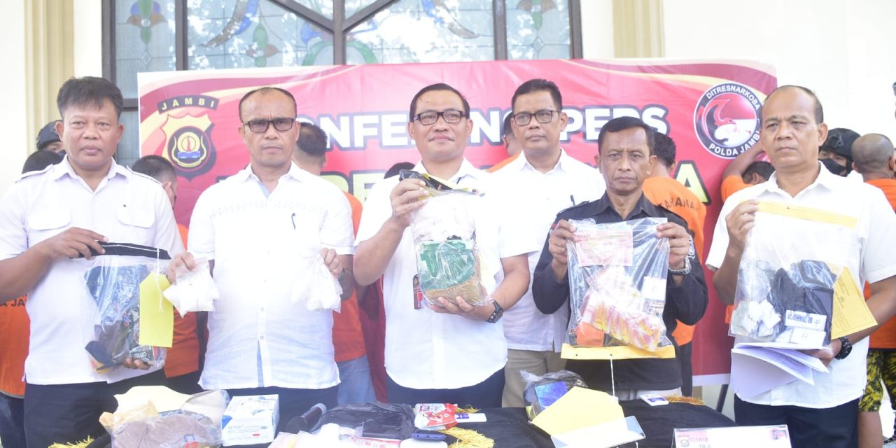 Polda Jambi Melakukan Press Realease Tindak Pidana Narkoba Bulan Juni Sampai Dengan Bulan Juli.
