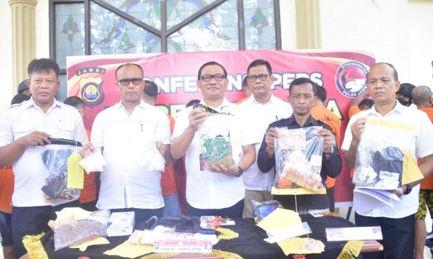 Polda Jambi Melakukan Press Realease Tindak Pidana Narkoba Bulan Juni Sampai Dengan Bulan Juli.