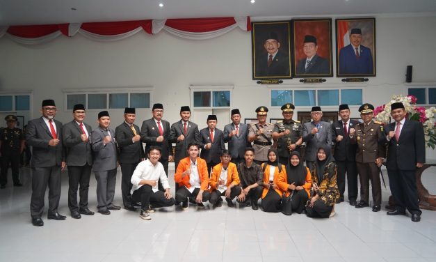 Danrem 042/Gapu Hadiri Rapat Paripurna Mendengarkan Pidato Kenegaraan Presiden RI