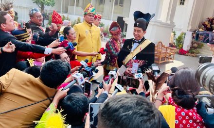 Presiden Jokowi Kenakan Pakaian Khas Kesunanan Surakarta pada HUT Ke-78 RI