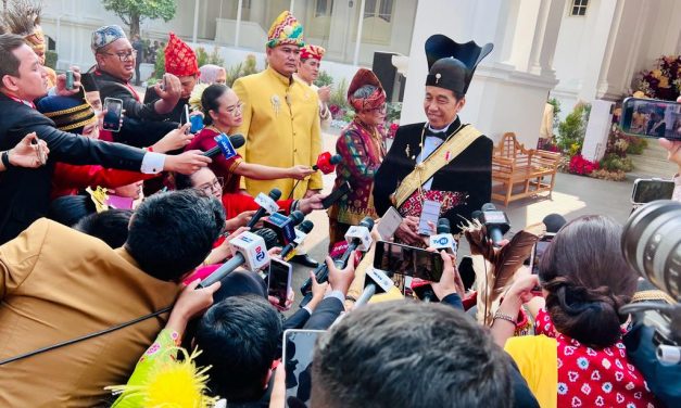 Presiden Jokowi Kenakan Pakaian Khas Kesunanan Surakarta pada HUT Ke-78 RI