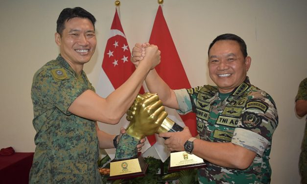Kasad dan Chief of Army SAF Tutup Safkar Indopura ke-35 Tahun 2023