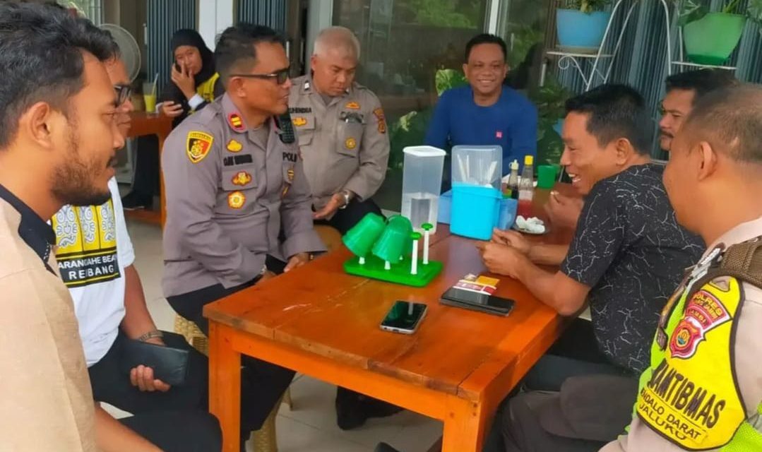 Kapolsek Jaluko IPTU Ojak P Sitanggang, SH bersama Personil Polsek Jaluko Melaksanakan Giat Jumat Curhat di Desa Pematang Gajah