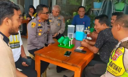 Kapolsek Jaluko IPTU Ojak P Sitanggang, SH bersama Personil Polsek Jaluko Melaksanakan Giat Jumat Curhat di Desa Pematang Gajah