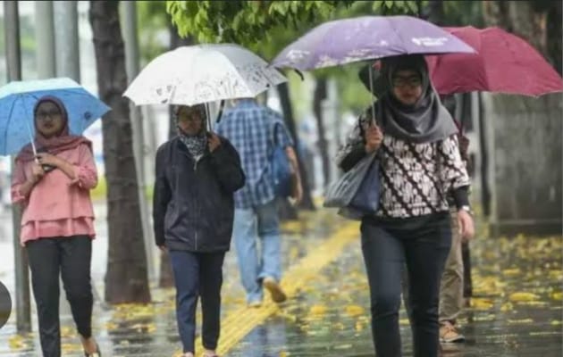 Prakiraan BMKG Hujan ringan  turun di sejumlah ibu kota provinsi, Jambi berasap siang dan malam hari