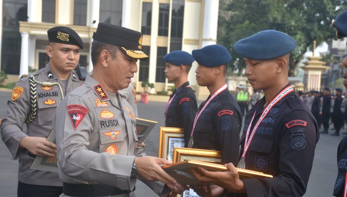 Kapolda Jambi Irjen Pol. Rusdi Hartono pimpin pelaksanaan Upacara Memperingati Hari Olahraga Nasional (HAORNAS) ke -40 tahun 2023