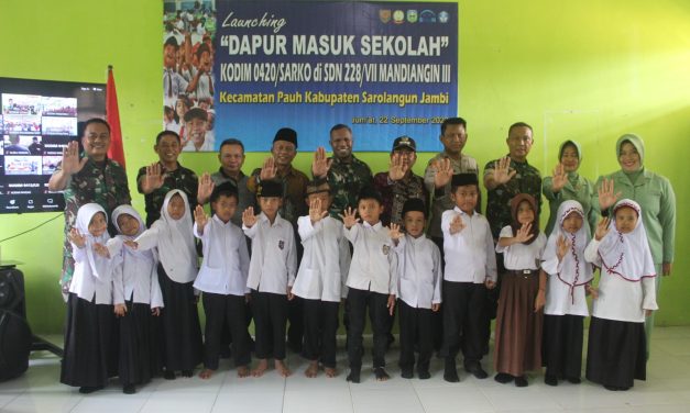 Launching Program Unggulan Pangdam II/Sriwijaya, Kodim 0420/Sarko Santuni 107 Anak Sekolah Dasar