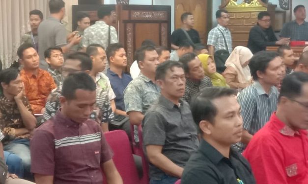 Rapat Bersama Kelompok Tani, Koperasi Fajar Pagi Meminta 4 KTH Segera Meninggalkan Kebun Koperasi.
